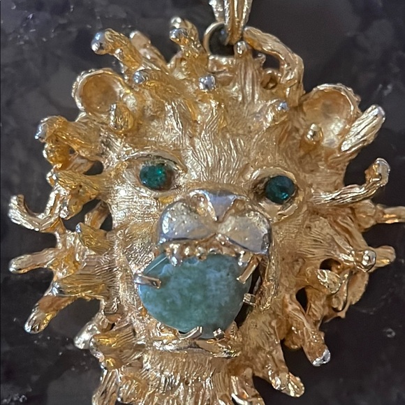 Green and Gold Lion Head Necklace - Picture 12 of 16